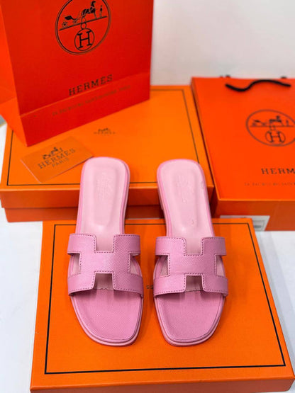 Hermes Slipper 
Size 36-41
90 dhs🇦🇪
Good Quality

Zain86
Zain16
♥️♥️♥️