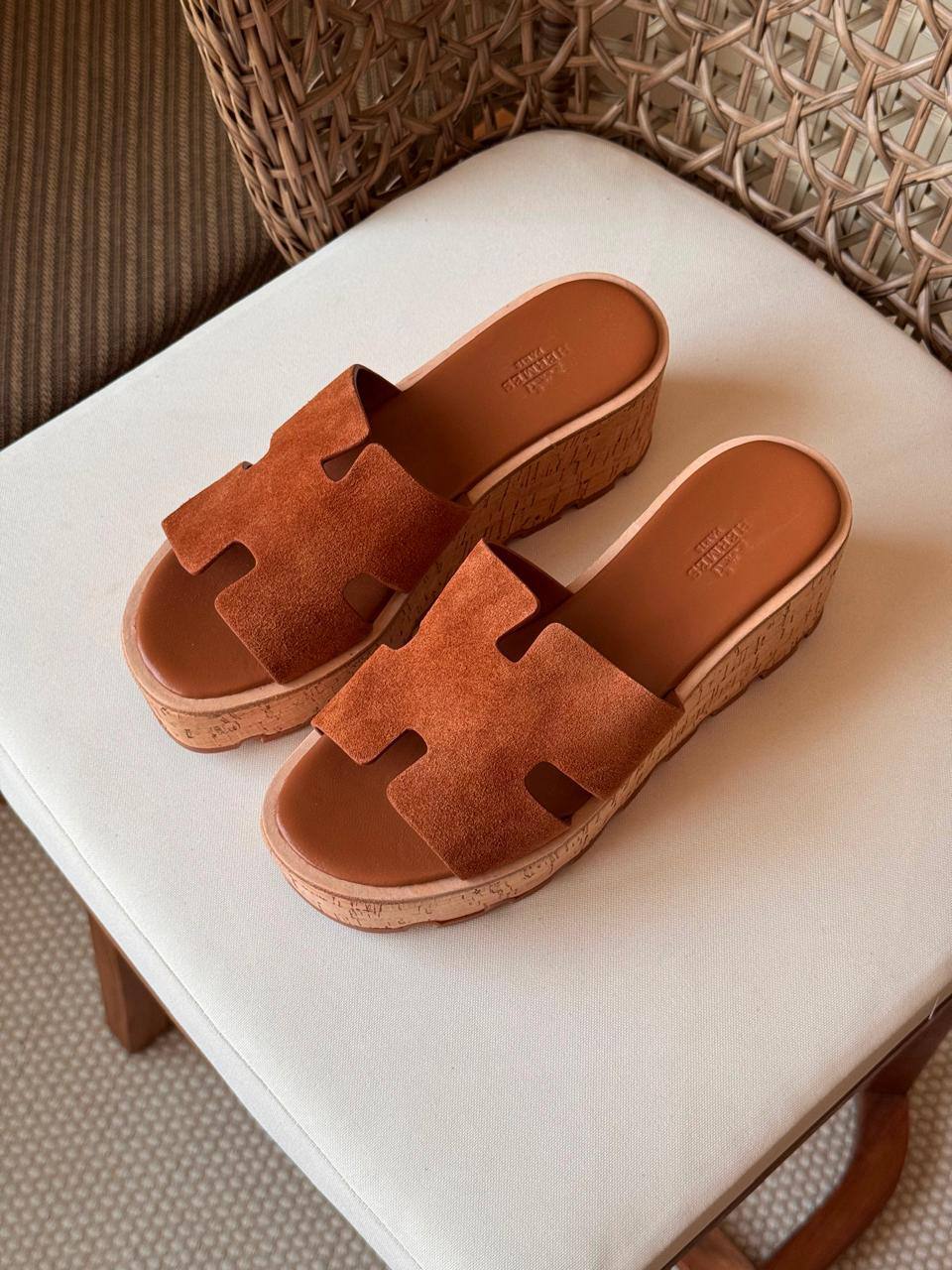 🩶 HERMES 🩶
✨ New Collection
👠 36–41
💎 Premium Quality
🔥 Super Master
450 dhs✅

Zain198
♥️♥️♥️