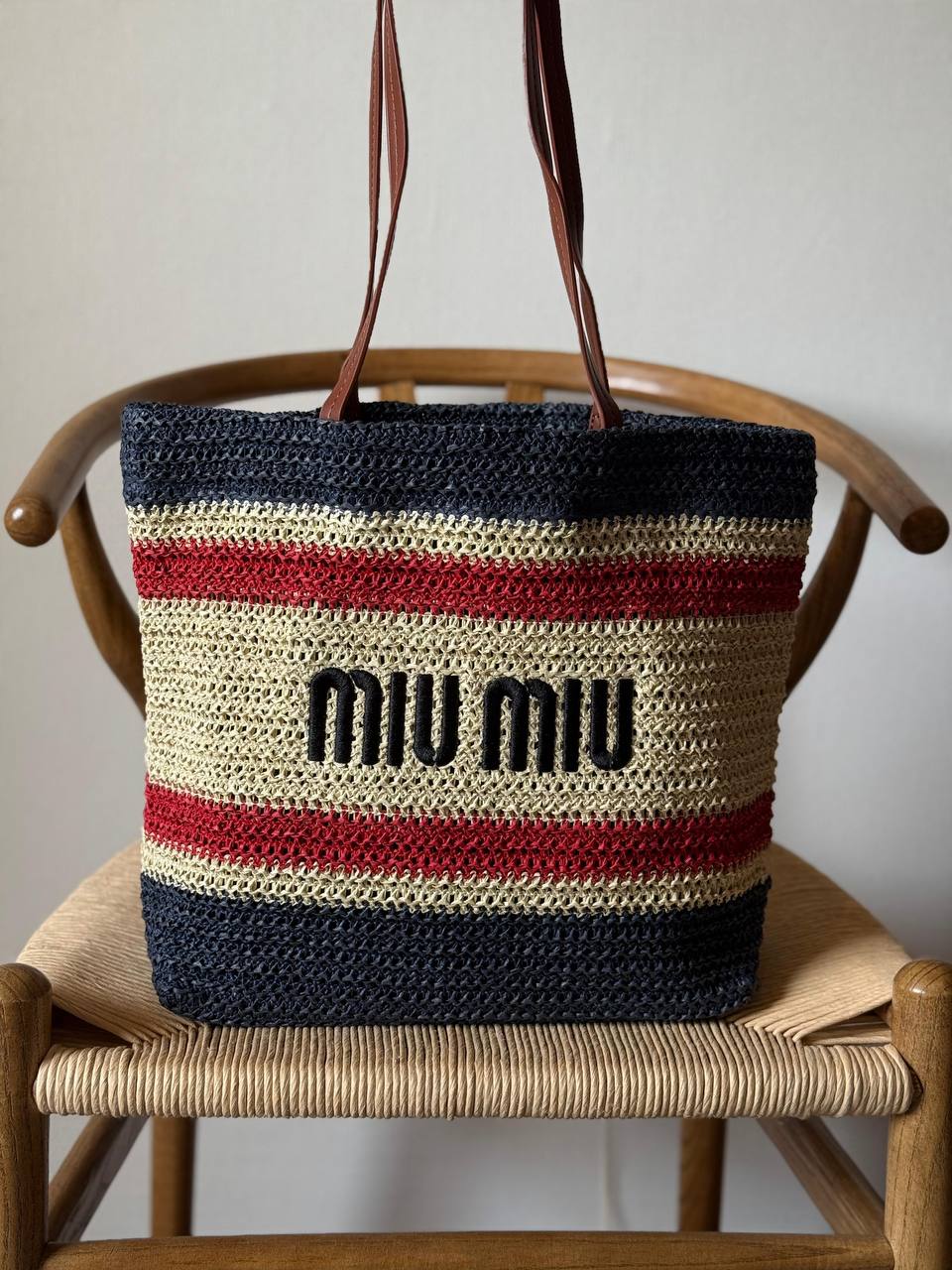 MIU MIU
32cm
310 dhs🇦🇪
Top quality

Zain167
♥️♥️♥️