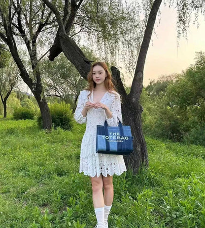 MARC JACOBS 
THE TOTE BAG 
 GOOD QUALITY 
120 dhs💛

Zain39
♥️♥️♥️