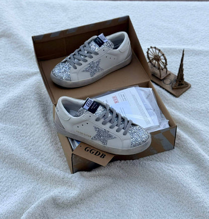 New. Golden goose

   🧨 Size  .  36 to 41

130 dhs🌺

Zain80
♥️♥️♥️