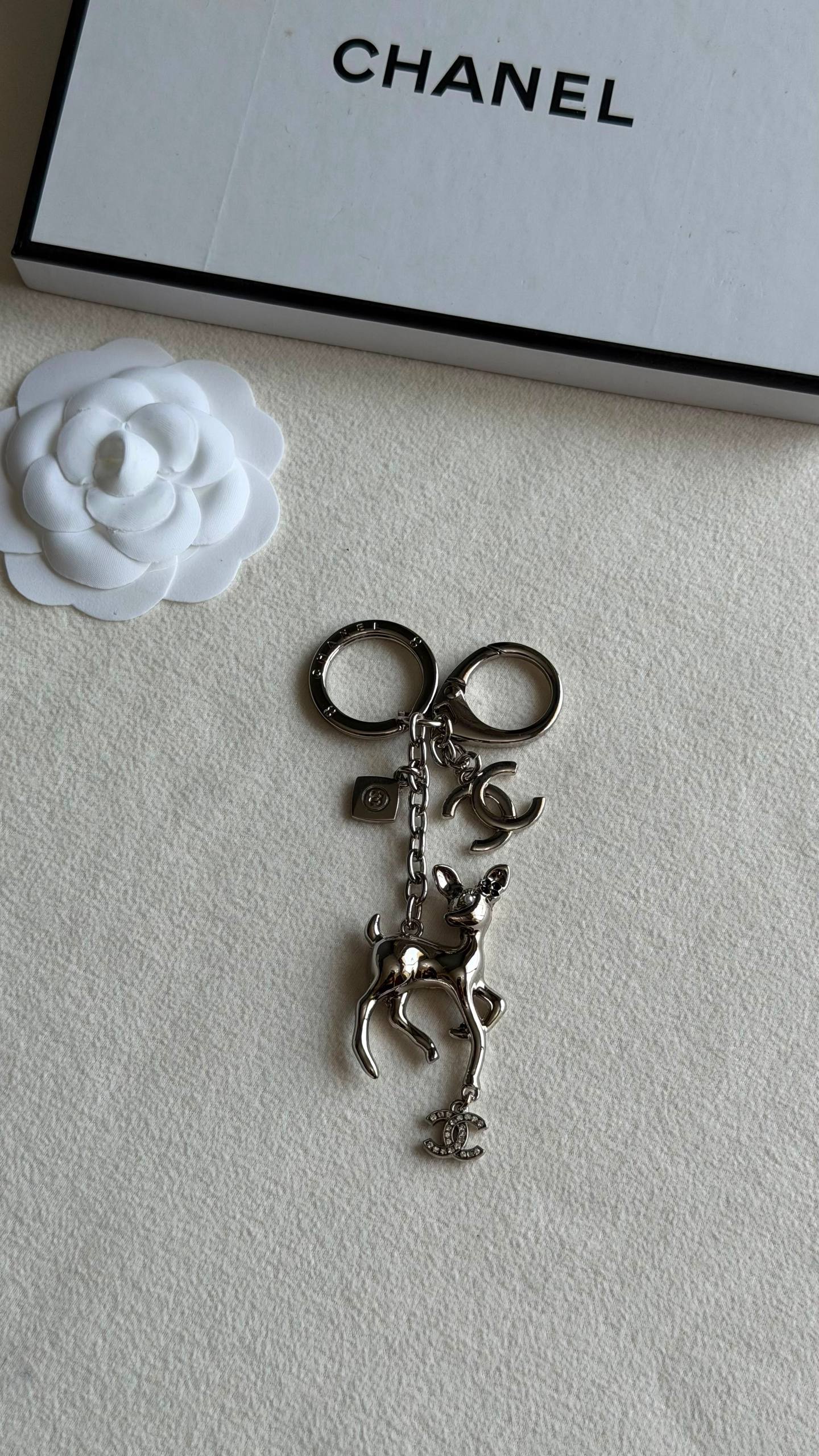 GUCCI  & CHANEL 
CHARMS
Super master quality 
*with complete packing*🎁
240 dhs✅

Zain280
♥️♥️♥️