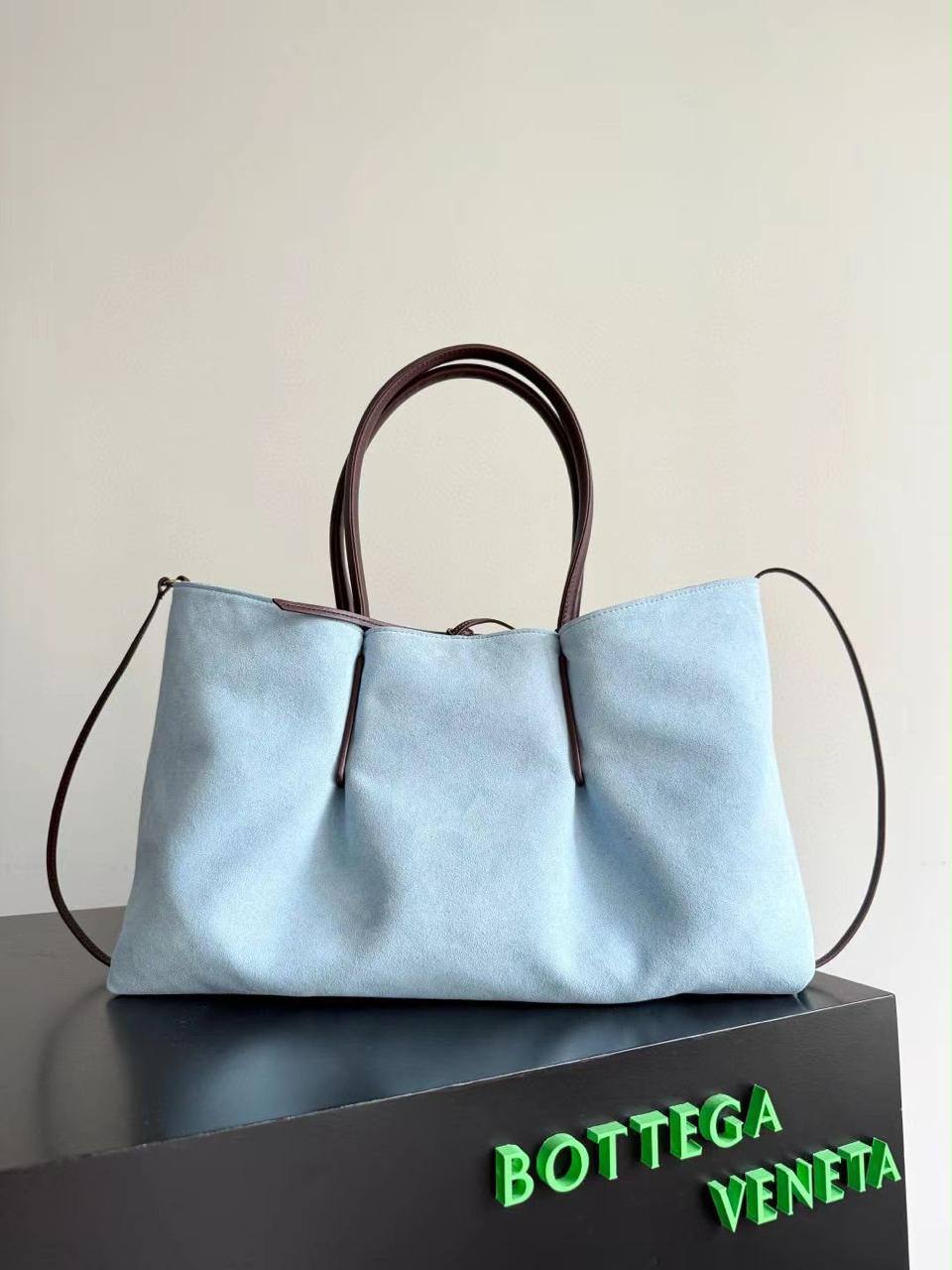 Bottega Veneta Pinacoteca tote bag 

For Price 👇 WhatsApp✅
0568585901 
0507557372
0552275751 Owner Zain 👌

Zain71
♥️♥️♥️