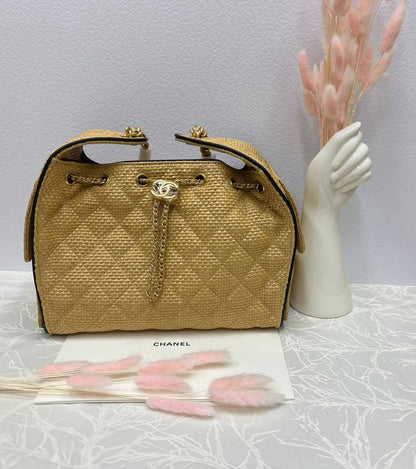 CHANEL HOBO 💕💕💕
Super master quality 🔥🔥💯
25cm  /22cm Available 💫💫💫
With full packaging 🎁
For Price 👇 WhatsApp✅
0568585901 
0507557372
0552275751 Owner Zain 👌

Zain252
♥️♥️♥️