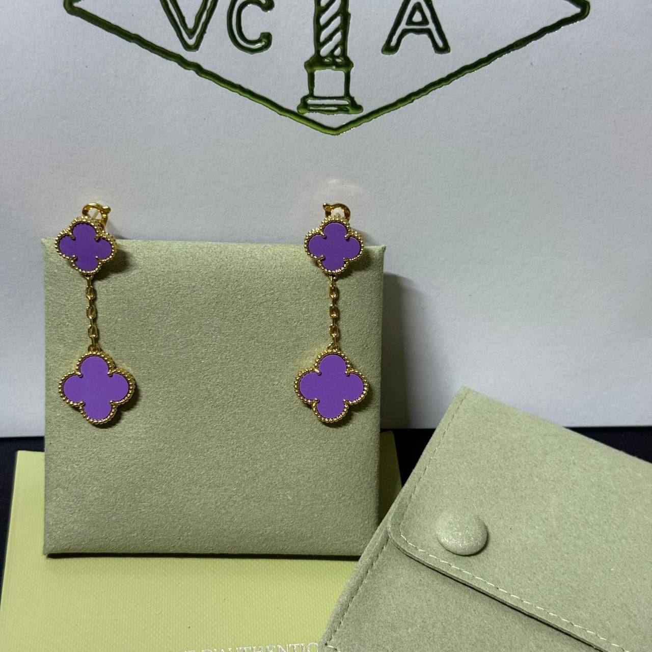 VCA ❤️‍🔥*
Earring 🐦‍🔥
2 flower 🌺 
Master quality 💯
With normal boxes 📦 
80 dhs❣️
With master box 📦 
120 dhs❣️

Zain216
♥️♥️♥️