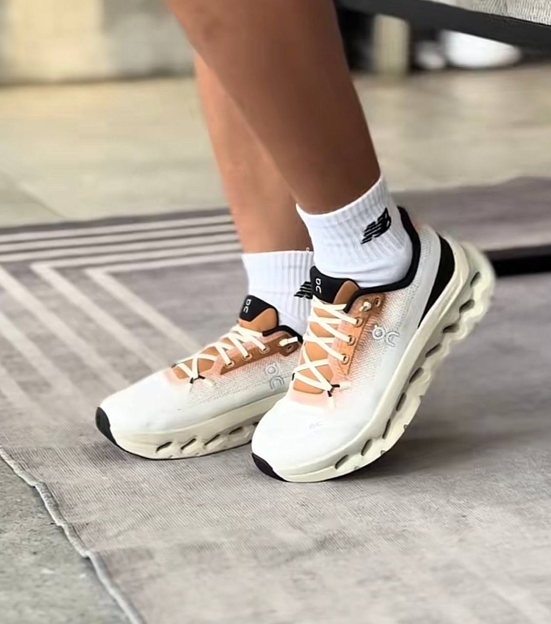 On Cloudtilt “pearl / lce” and “lvory/Almond” , 36 to 45 , 
220 dhs🪙🌨️

Zain196
♥️♥️♥️