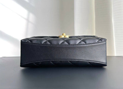 Chanel

150 dhs🇦🇪🇦🇪

Double box


Zain35
♥️♥️♥️