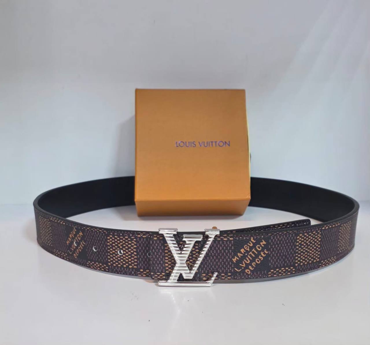 Mens belts 
with box
35 dhs💛

Zain232
♥️♥️♥️