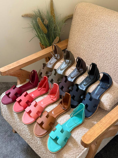 Hermes 🖤
✨ 𝐀𝐯𝐚𝐢𝐥𝐚𝐛𝐥𝐞 𝐍𝐨𝐰
✨ 𝐒𝐢𝐳𝐞𝐬: 𝟑𝟔 — 𝟒𝟏
450 dhs💓

Zain298
♥️♥️♥️