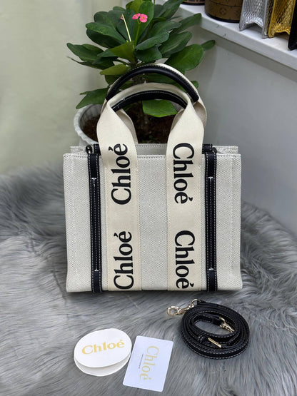 CHLOE

SIZE  26CM 
95 dhs 🇦🇪🇦🇪

Zain51
♥️♥️♥️