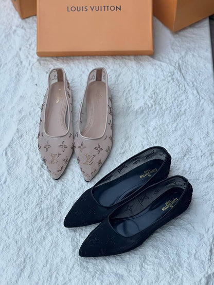 LV 
SIZE 36 to 41
100 dhs✅

Zain21
♥️♥️♥️