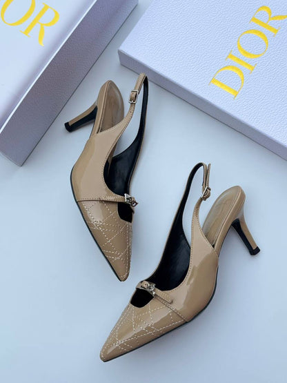 Dior 
110 dhs🪙💕
Size 36-42

Zain55
♥️♥️♥️
