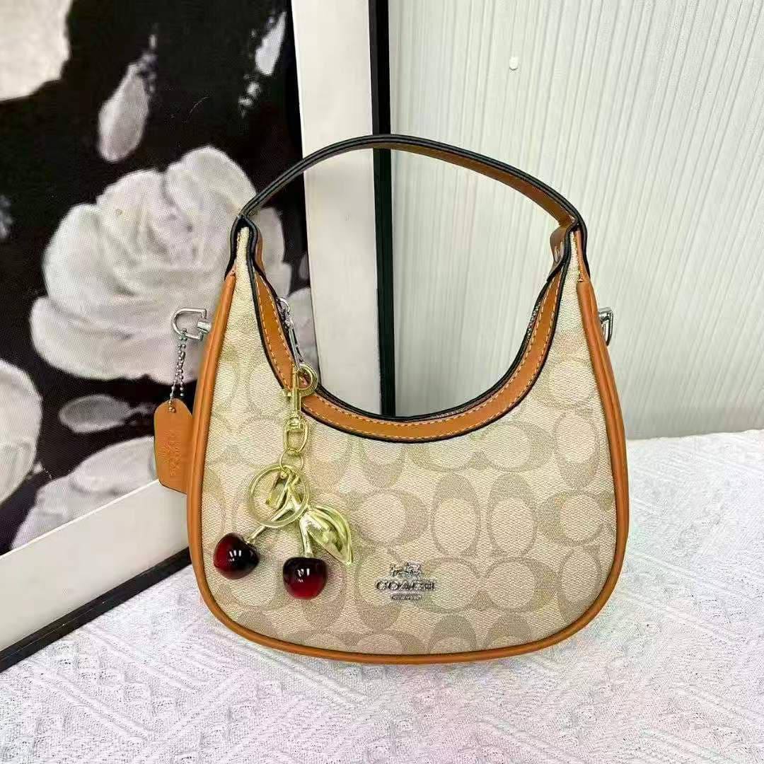 New coach 

With cherry 🍒

With sling 
70 dhs🇦🇪🇦🇪

Zain232
♥️♥️♥️