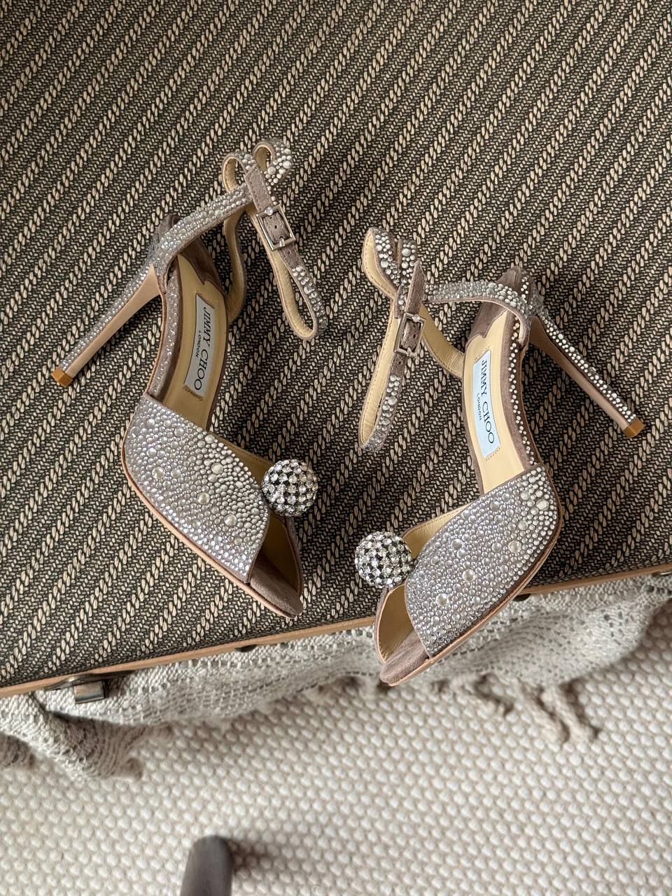 JIMMY CHOO - AQUAZZURA
🤩Available now 😍😍
Size: 36 to 41
Super master quality 
450 dhs✅

Zain198
♥️♥️♥️