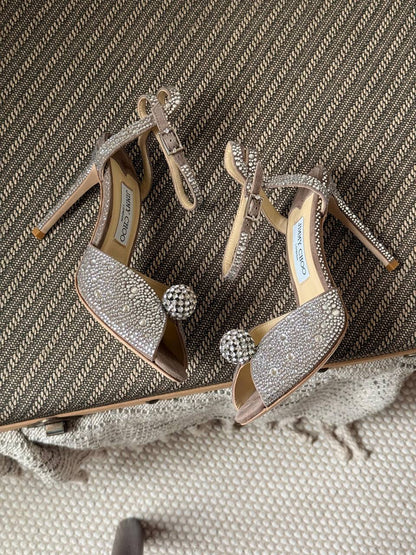 JIMMY CHOO - AQUAZZURA
🤩Available now 😍😍
Size: 36 to 41
Super master quality 
450 dhs✅

Zain198
♥️♥️♥️