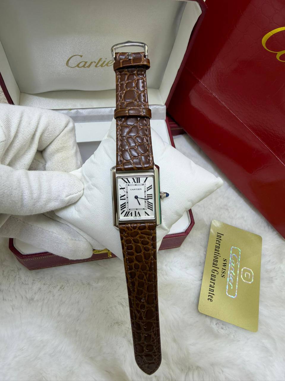 Cartier Tank
*Unisex size*
*Good quality*
230 dhs✅

Zain29
♥️♥️♥️