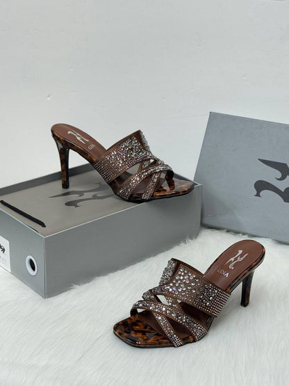 Gina 
115 dhs✅
size 36 to 41

Zain86
♥️♥️♥️