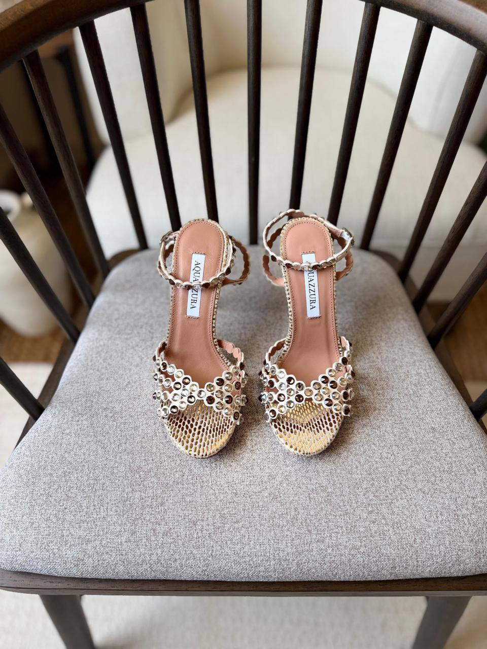 Aquazzura
𝑨𝑨𝑨 𝑸𝑼𝑨𝑳𝑰𝑻𝒀
𝑺𝑰𝒁𝑬 {35 𝒕𝒐 42}
450 dhs✅

Zain81
♥️♥️♥️