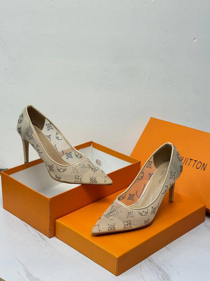 LV
SIZE 36-41
120 dhs✅

Zain21
♥️♥️♥️