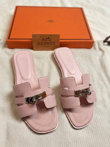 NEW CAME🥰
HERMES SLIPPER
GOOD QUALITY
100 dhs🇦🇪🇦🇪
36 TO 41

Zain40
♥️♥️♥️