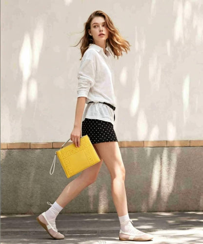 Introduction of PG(Purificación García)📌
 70 dhs✅

Full brand name: Purificación García, abbreviated as PG, a Spanish light-luxury designer handbag brand founded in Madrid, Spain, a time-honored European brand focusing on art accessories.

Zain07
♥️♥️♥️