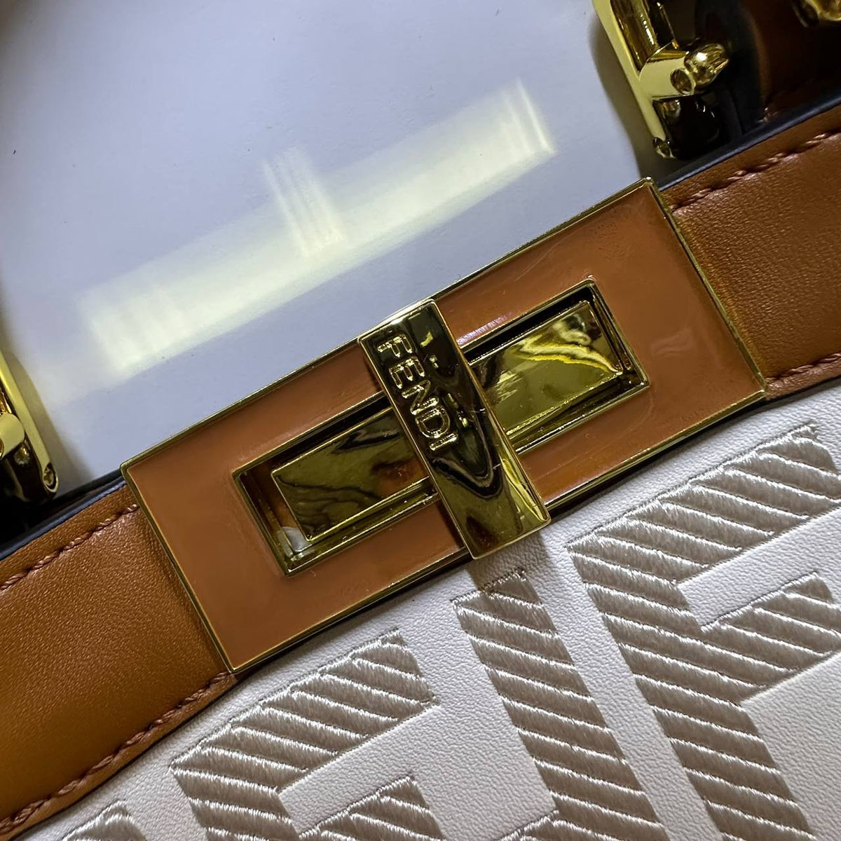 FENDI 

COPY ONE 
NEW CAME 
195 dhs🇦🇪🇦🇪

Zain39
♥️♥️♥️