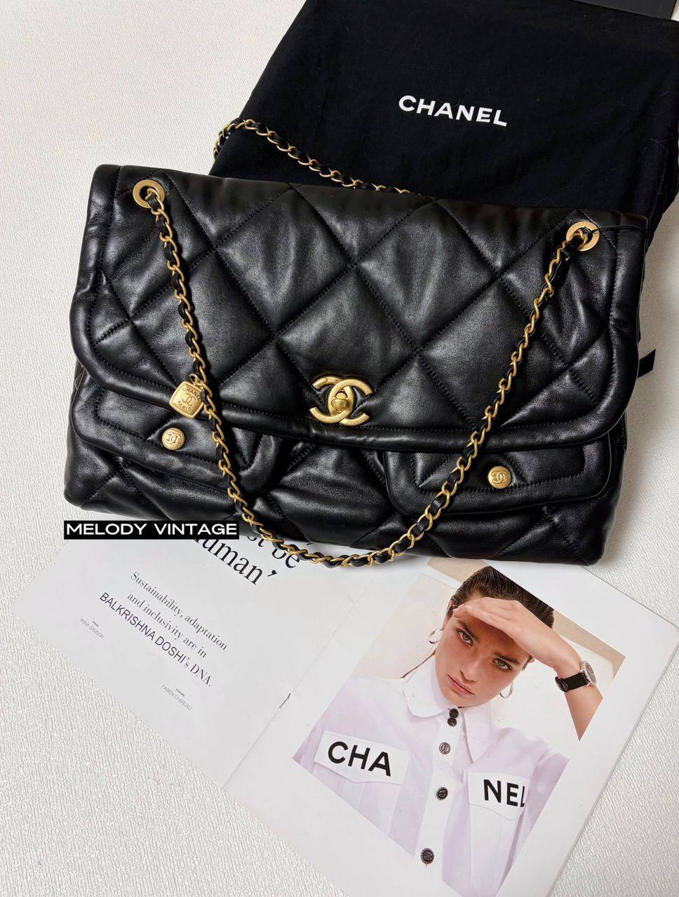 Chanel
110 dhs❣️
SIZE：40cm
Good-quality 

Zain35
♥️♥️♥️