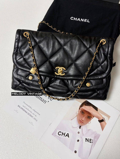 Chanel
110 dhs❣️
SIZE：40cm
Good-quality 

Zain35
♥️♥️♥️