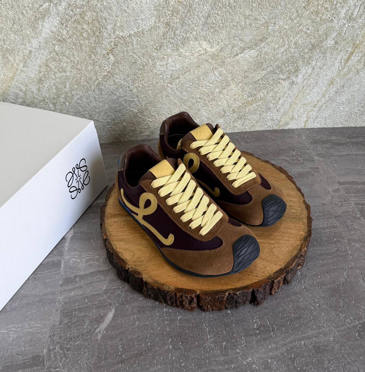 LOEWE
SuperMaster Quality 💯
450 dhs✅
Size: 36-41💥

Zain171
♥️♥️♥️