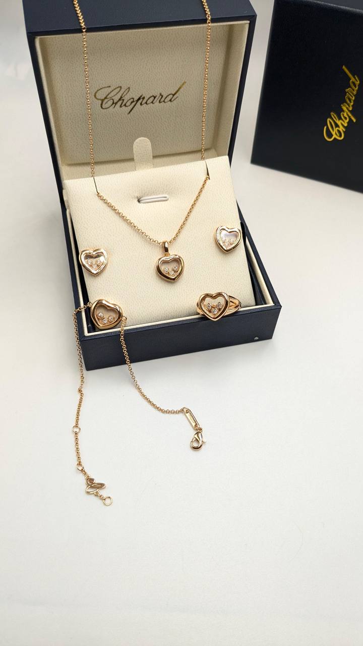 Chopard
*Master Quality* 
*Necklace, Earrings, Bracelet & Finger Ring*
280 dhs💓 with Normal Box 🎁

Zain210
♥️♥️♥️