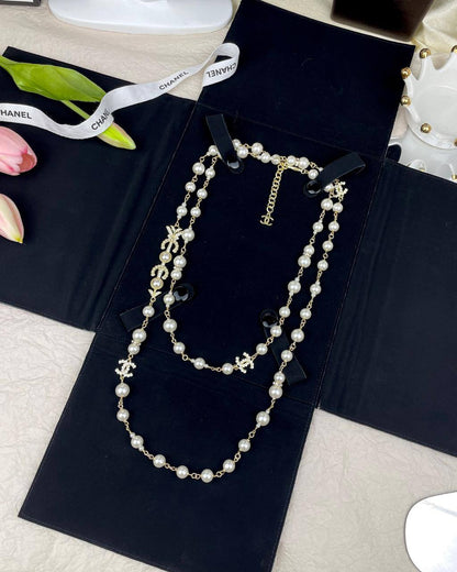 Long Necklace
Chanel 
140 dhs🪙🌨️ 
With Box And Paper bag
🎁🎁🎁

Zain89
♥️♥️♥️
