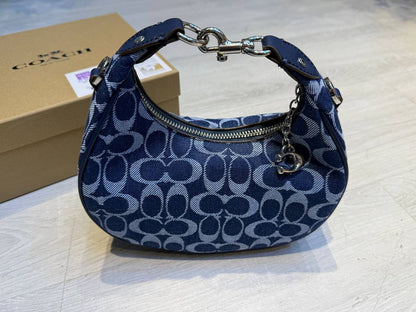 Coach Jonie bag 

20cm
95 dhs💓 

with BOX
🎁🎁🎁

Zain44
♥️♥️♥️