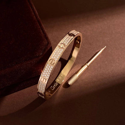 Cartier Bangle ❤️‍🔥*
Master quality 💯
Size available 👇
16,17,18,19
With normal boxes 📦 
75 dhs❣️
With master box 🗃️ 
125 dhs❣️

Zain216
♥️♥️♥️