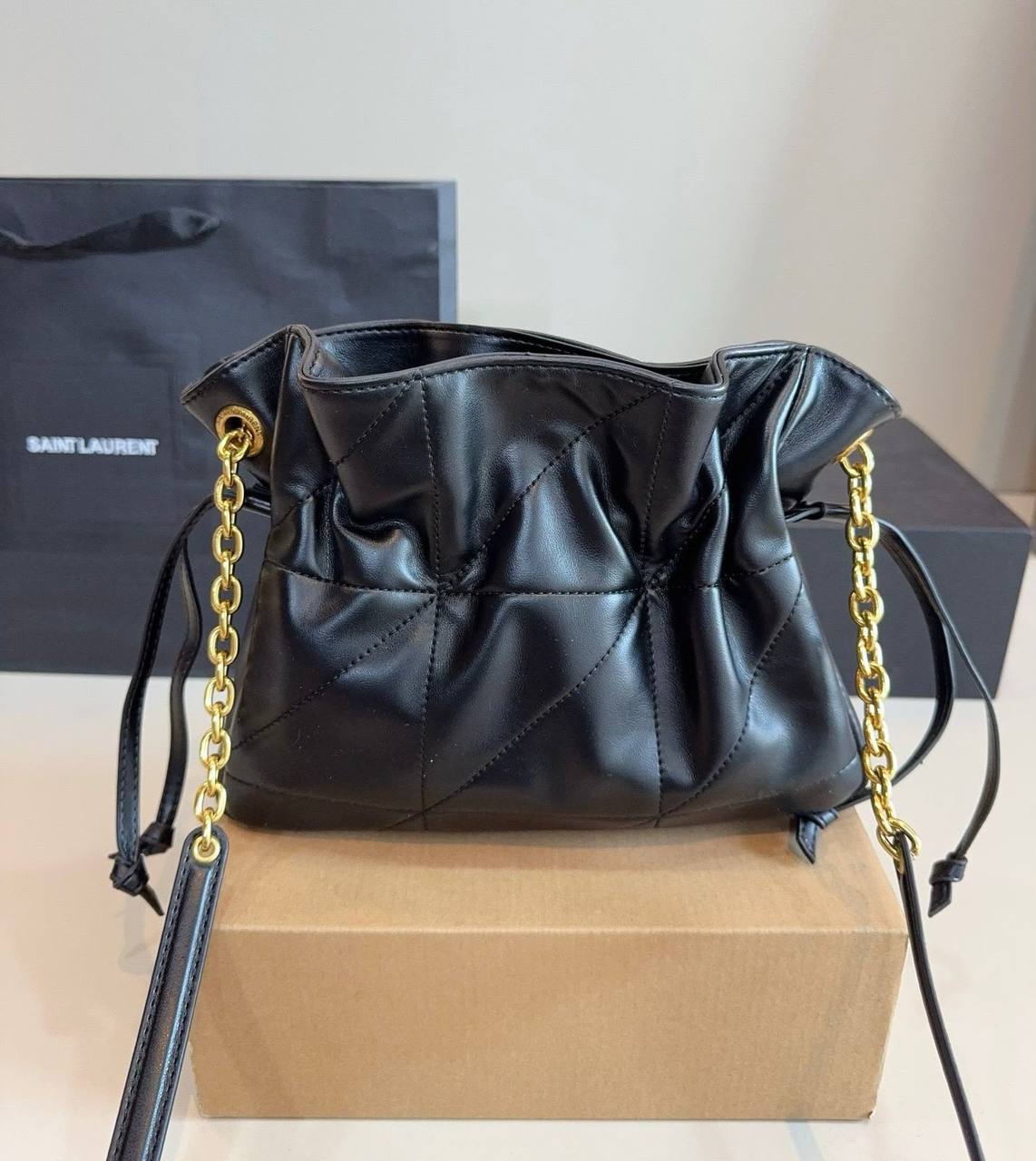 YSL
 SMALL SIZE 
WITH BOX 
90 dhs✅

Zain295
♥️♥️♥️