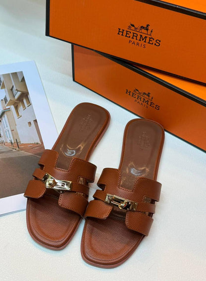 Hermes ladies
Size 36 to 41
65 dhs🇦🇪

Zain236
♥️♥️♥️