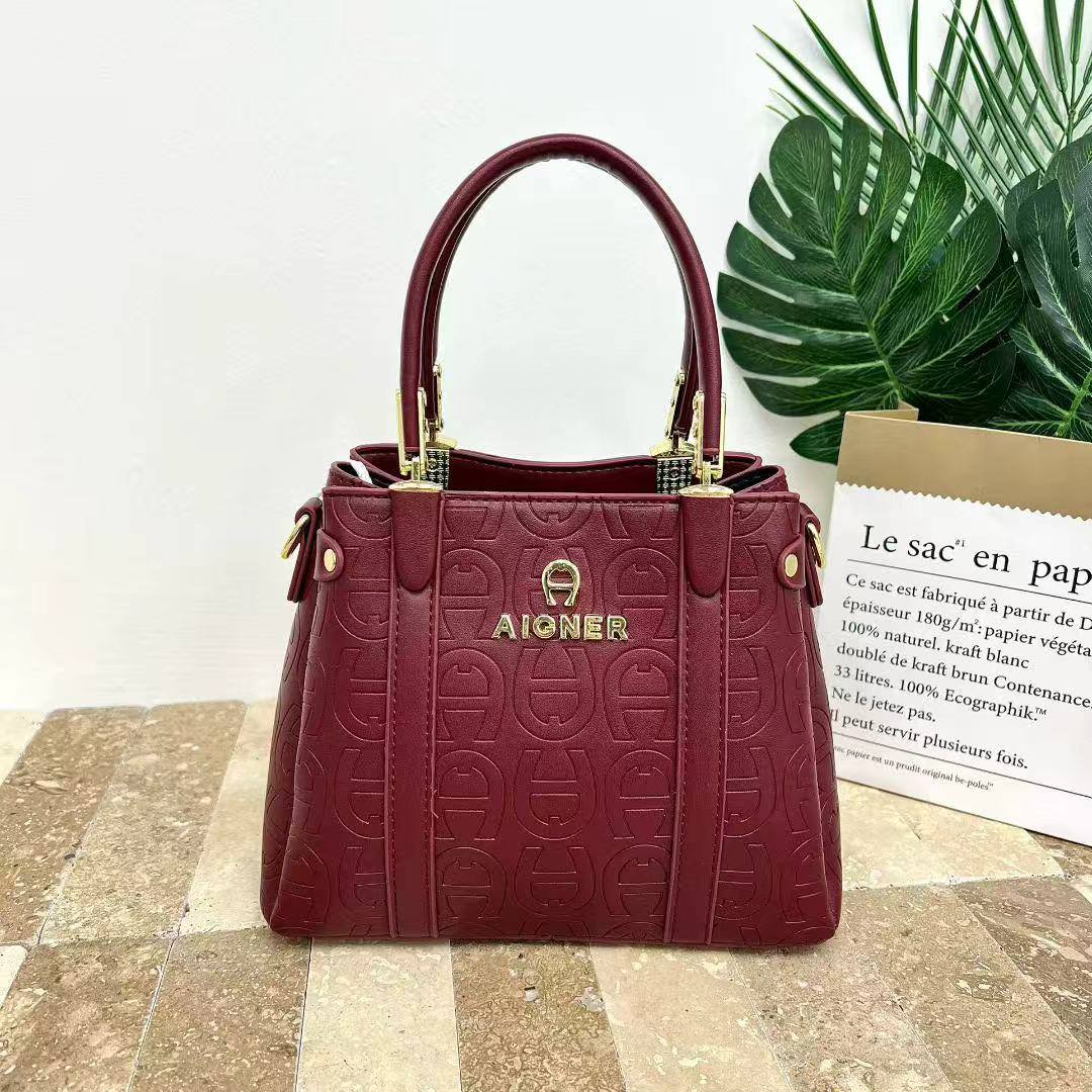 Aigner
75 dhs✅

Zain232
♥️♥️♥️