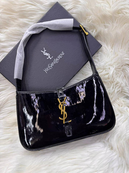 YSL Hobo

First quality +🎁

Size: 25.5 * 15 * 7cm
Withbox

85 dhs🇦🇪🇦🇪

Zain115
♥️♥️♥️