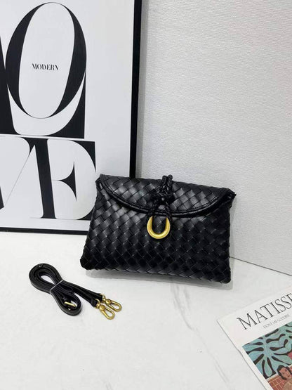 Bottega
with box🎁🎁🎁
95 dhs✅

Zain306
♥️♥️♥️