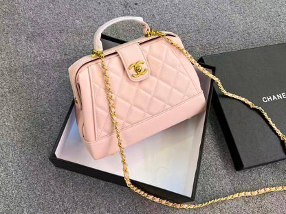 Chanel

95 dhs✅

with box
🎁🎁🎁

Zain26
♥️♥️♥️