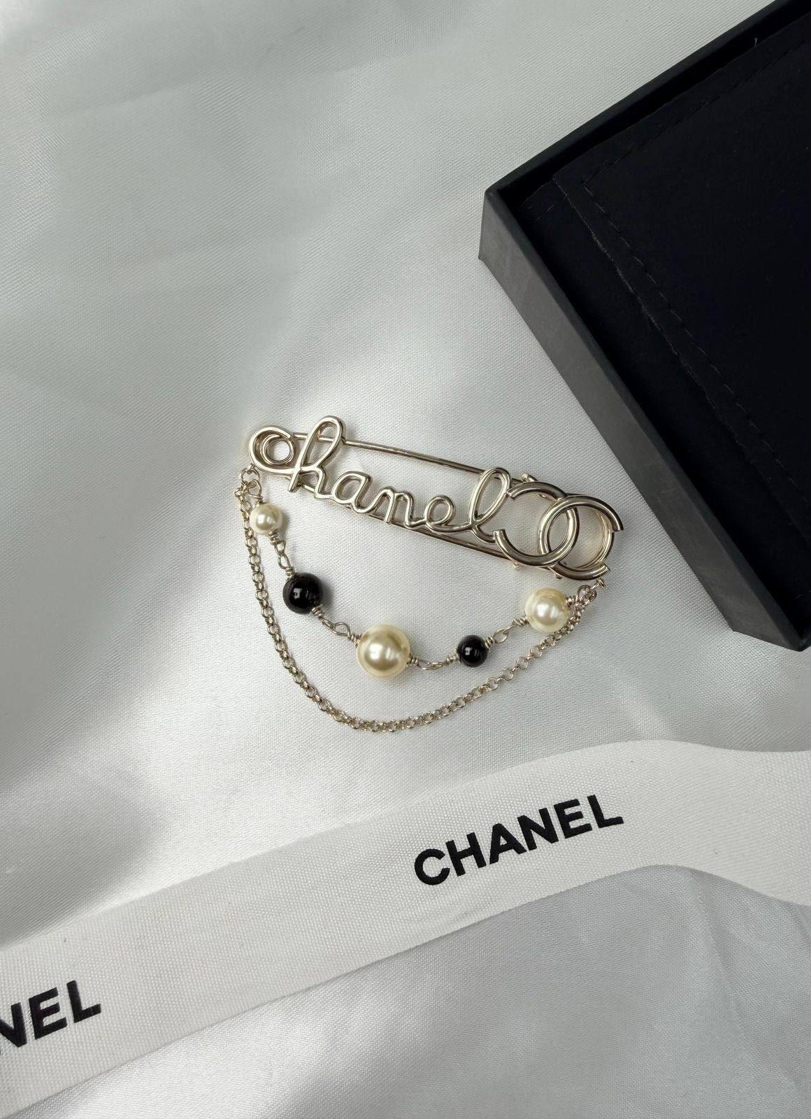 Chanel
75 dhs❣️

Zain106
♥️♥️♥️