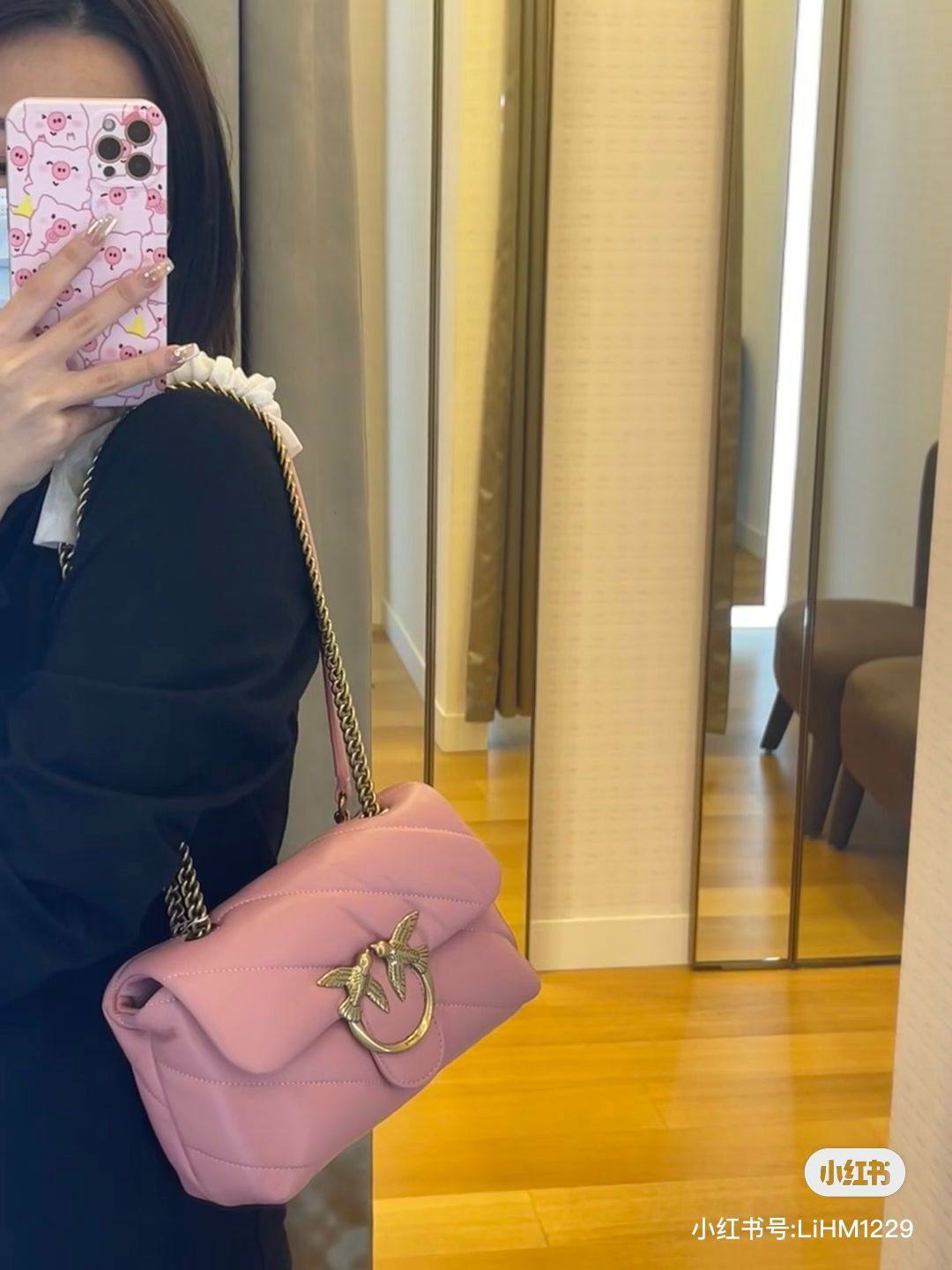 Pinko

115 dhs❣️

size:29*10*18
With box
🎁🎁🎁

Good quality

Zain07
♥️♥️♥️