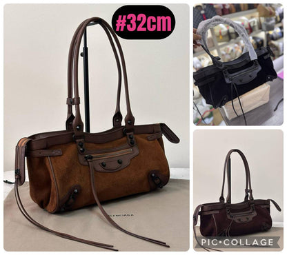 Balenciaga Master
350 dhs🪙🌺
(Suede Material)
#32cm..

Zain228
♥️♥️♥️
