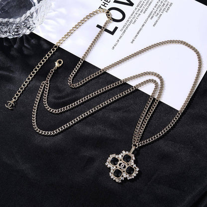 *CHANEL❤️‍🔥*
Necklace🦋
Master quality 💯
With normal boxes 🗃️ 
140 dhs🇦🇪🇦🇪

With master box 📦 
170 dhs🇦🇪🇦🇪

Zain216
♥️♥️♥️