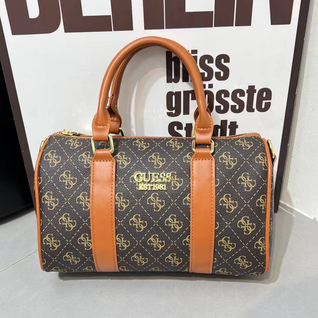 Guess
70 dhs💓

Zain232
♥️♥️♥️