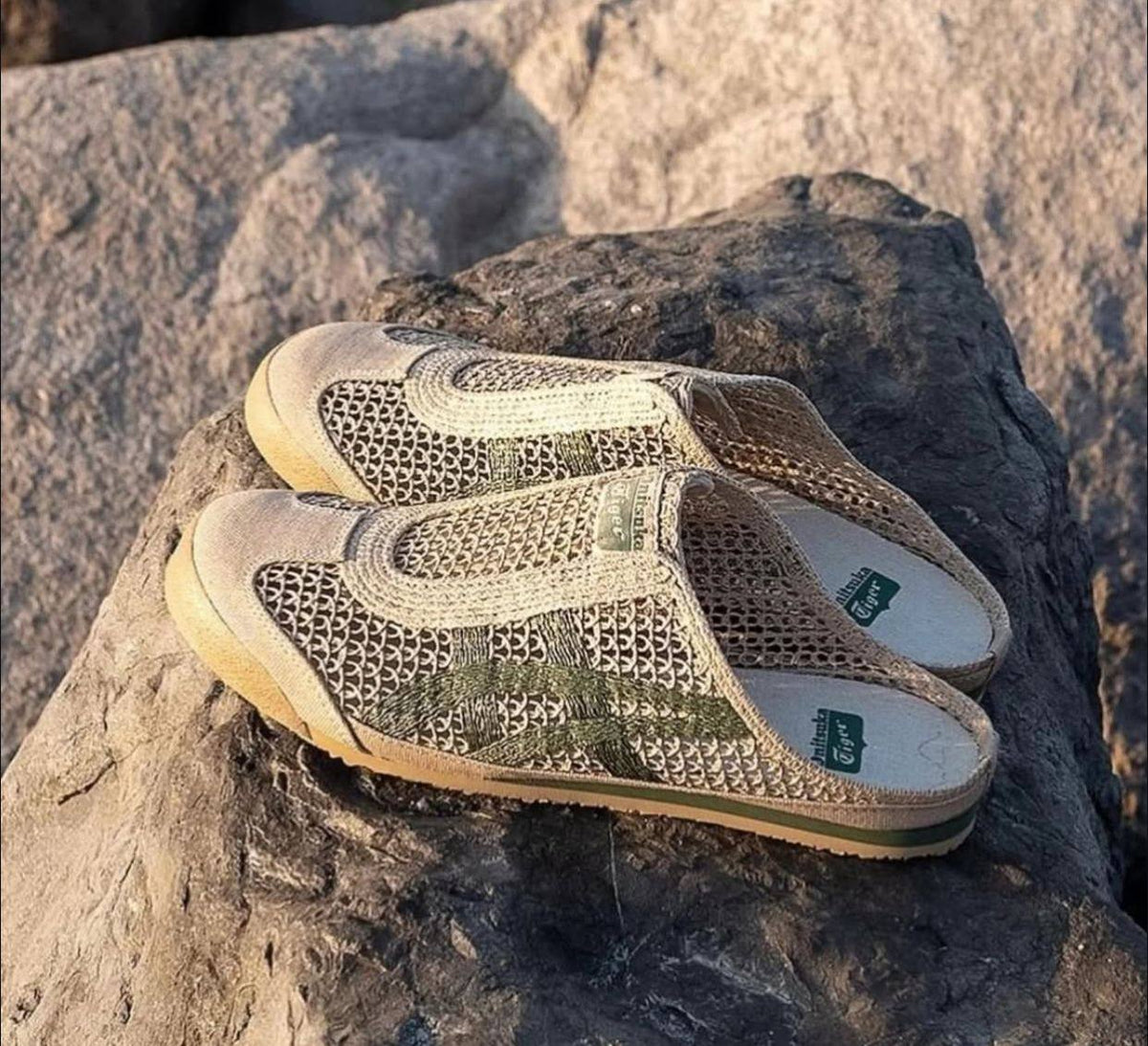 MEXICO 66 SABOT BEIGE/GREEN
36-45 AVAILABLE 🤩
210 dhs🇦🇪🇦🇪🇦🇪

Zain242
♥️♥️♥️