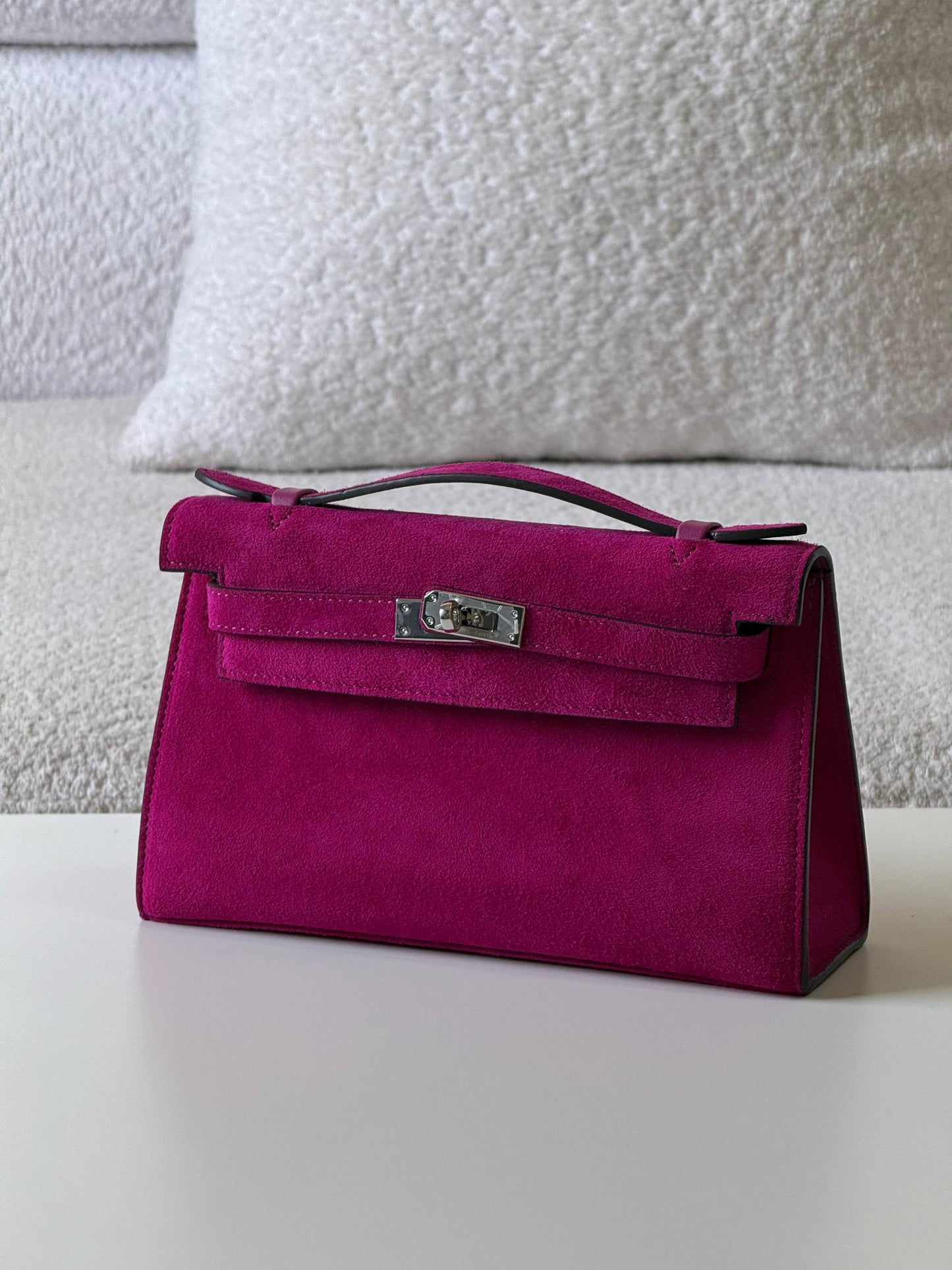 Hermes
pochette 21cm💥Master quality ✅with box📦
420 dhs❣️

Zain52
♥️♥️♥️