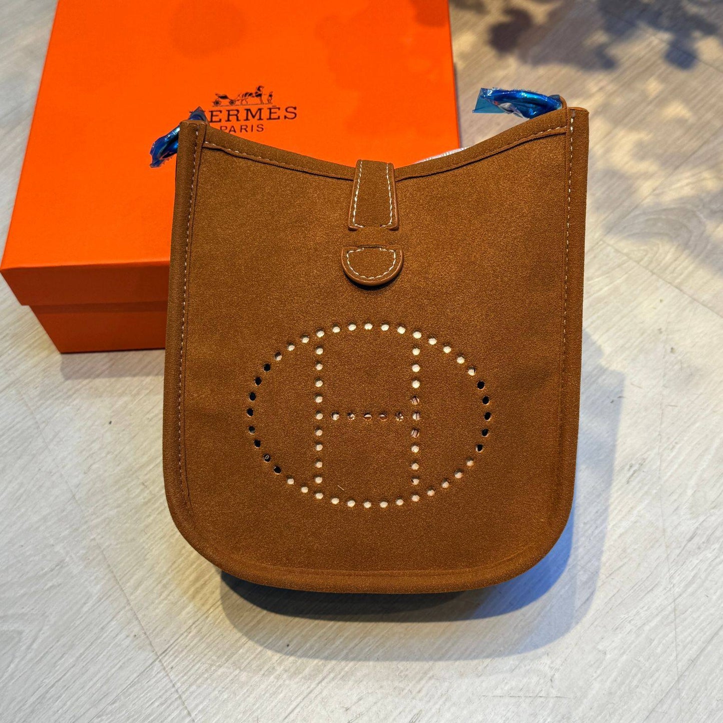 Hermes Evelyne

18cm

90 dhs
with BOX
🎁🎁🎁


Zain44
Zain254
♥️♥️♥️