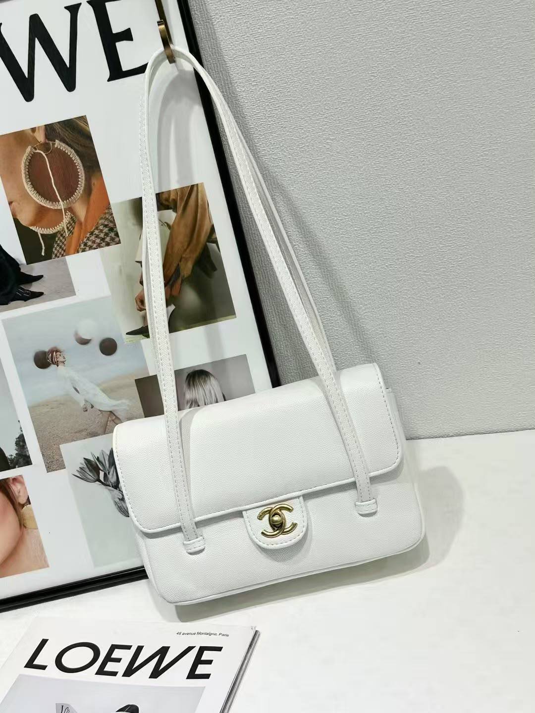 CHANEL
 GOOD QUALITY 
WITH BOX 
130 dhs✅

Zain295
♥️♥️♥️