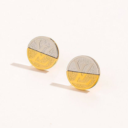 New arrival earrings 
30 dhs💓

Zain243
♥️♥️♥️