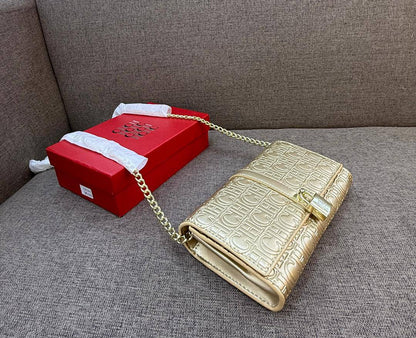 Cah

85 dhs🪙🌨️

high quality 

With box
🎁🎁🎁

Zain26
♥️♥️♥️